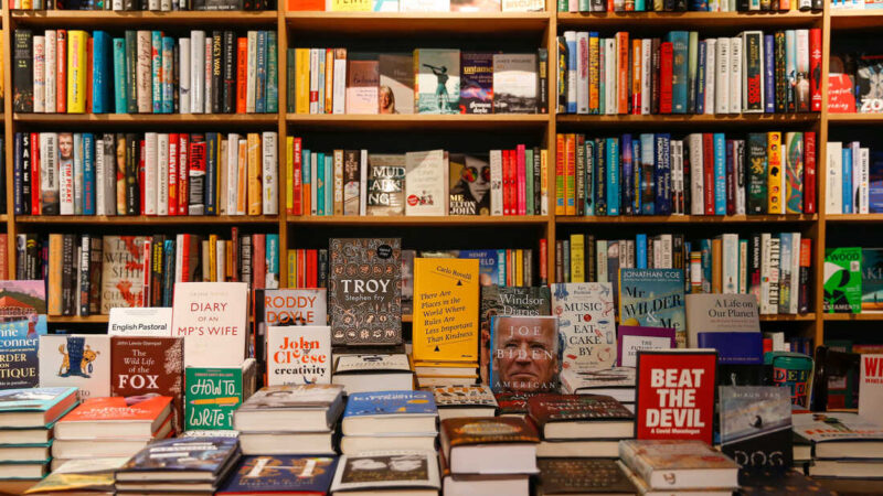 What is the Future of Physical Bookshops and Bookstores in the face of Technology?